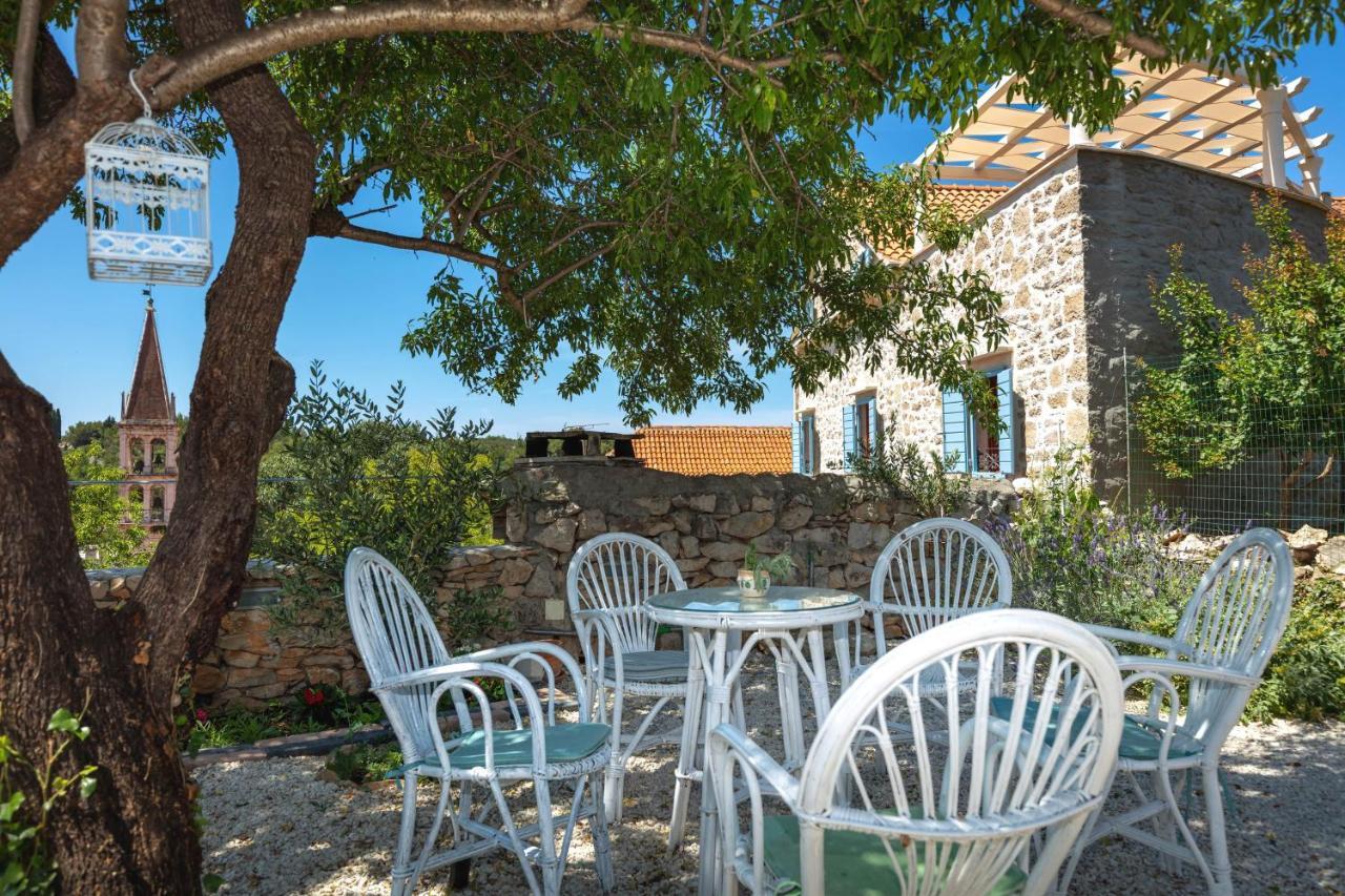 Villa Vicina Heritage Villa For 9,Milna - Close To Restaurants And Shops Milna (Brac) Exterior foto