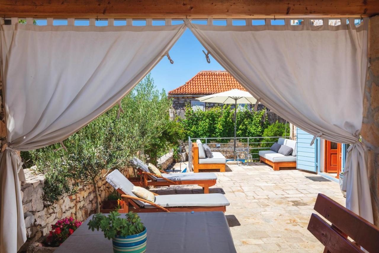 Villa Vicina Heritage Villa For 9,Milna - Close To Restaurants And Shops Milna (Brac) Exterior foto