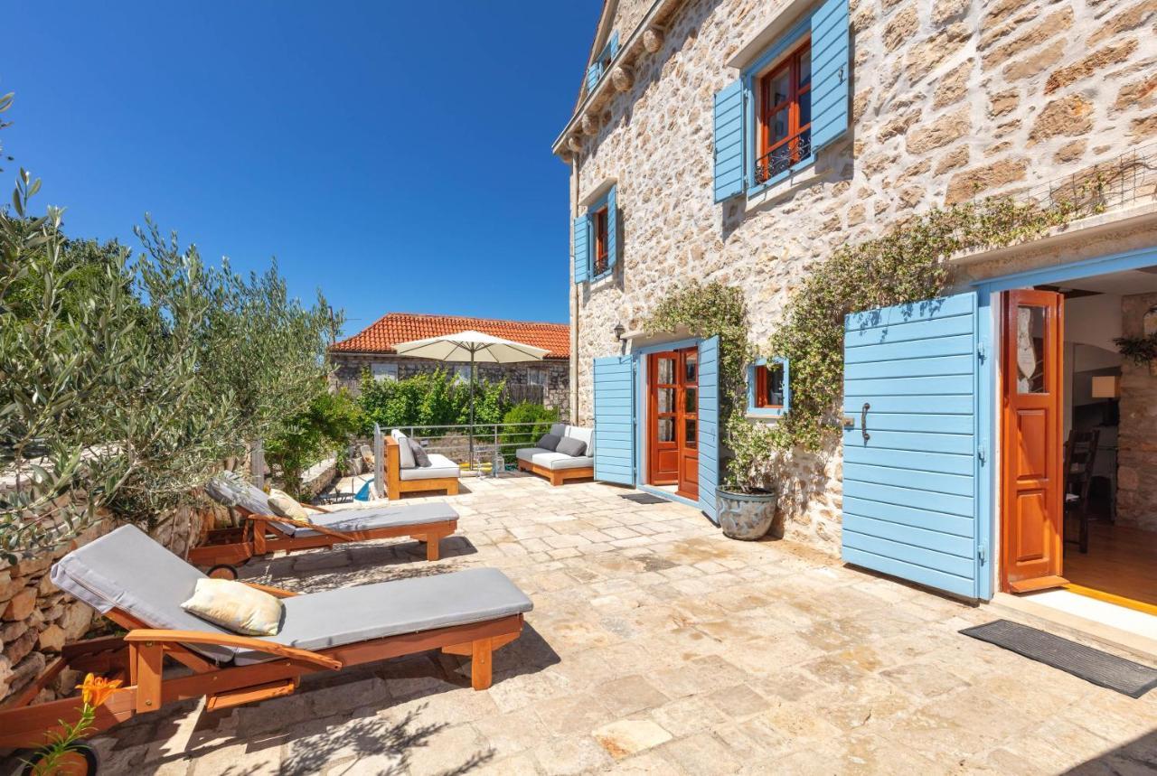 Villa Vicina Heritage Villa For 9,Milna - Close To Restaurants And Shops Milna (Brac) Exterior foto