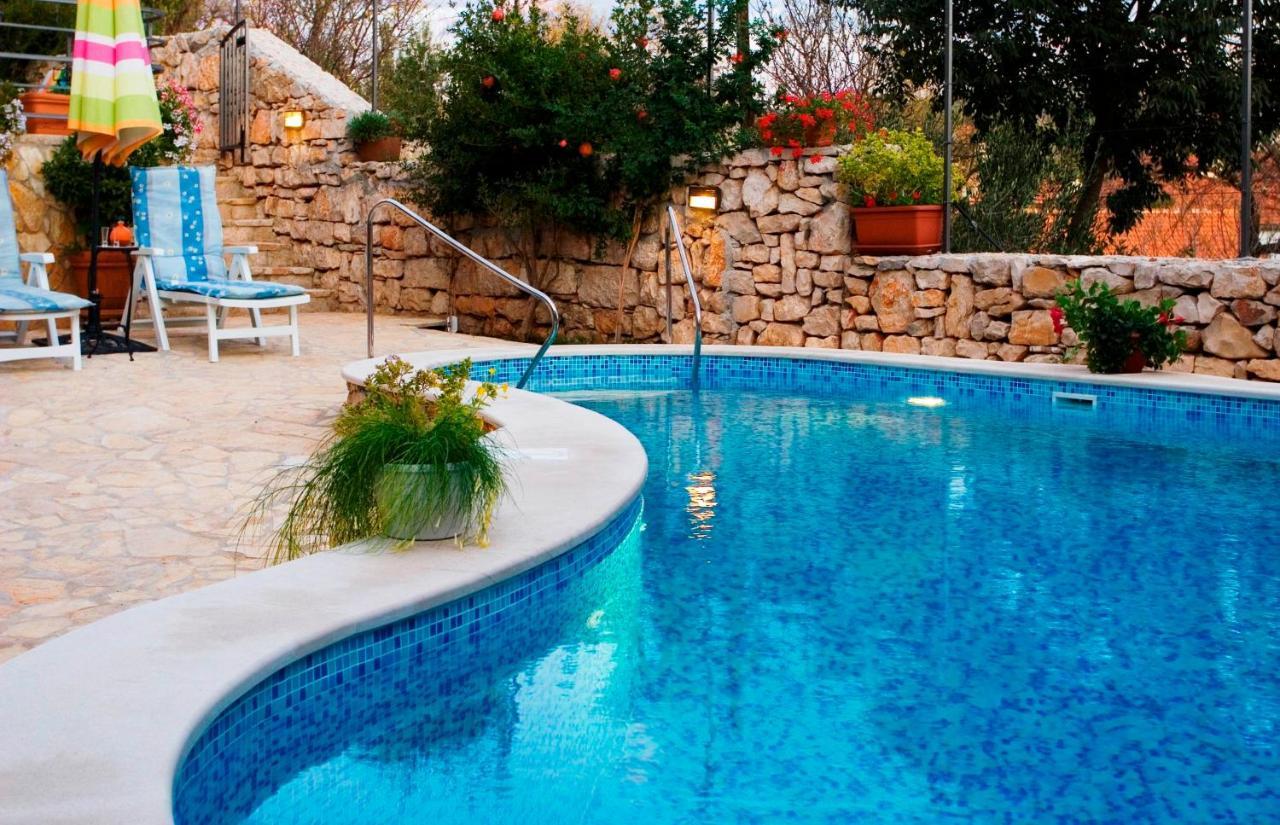 Villa Vicina Heritage Villa For 9,Milna - Close To Restaurants And Shops Milna (Brac) Exterior foto