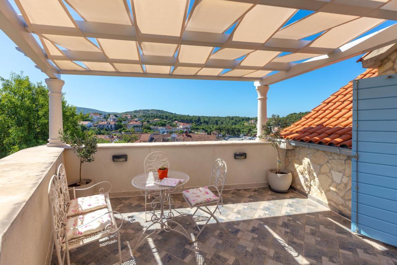 Villa Vicina Heritage Villa For 9,Milna - Close To Restaurants And Shops Milna (Brac) Exterior foto