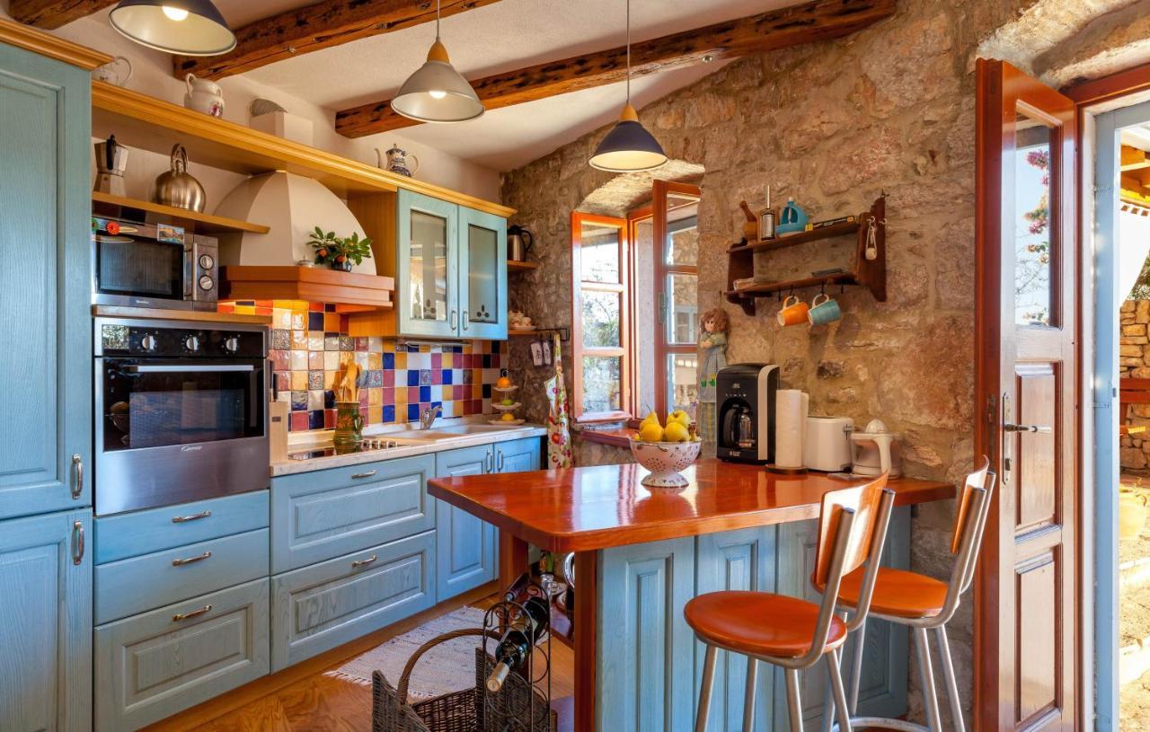 Villa Vicina Heritage Villa For 9,Milna - Close To Restaurants And Shops Milna (Brac) Exterior foto