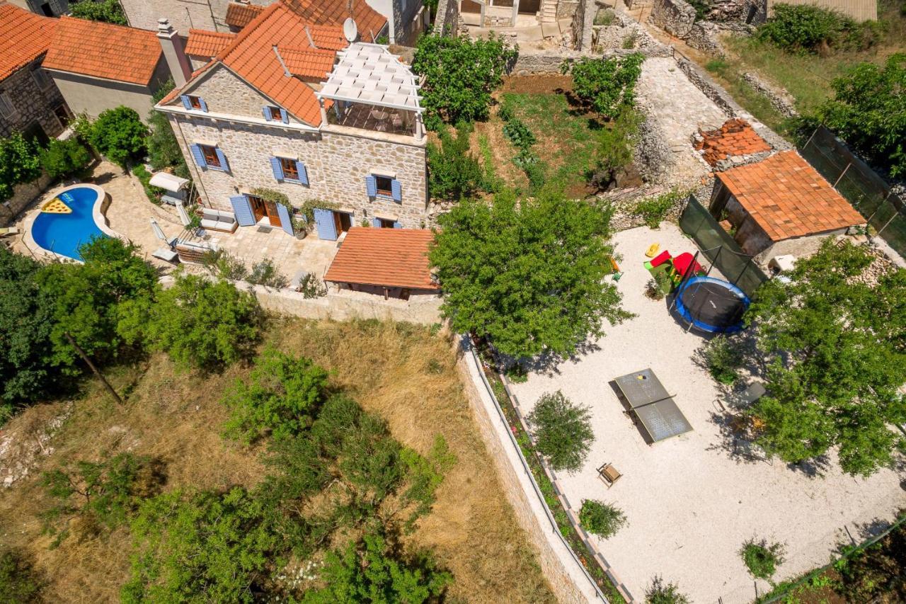 Villa Vicina Heritage Villa For 9,Milna - Close To Restaurants And Shops Milna (Brac) Exterior foto