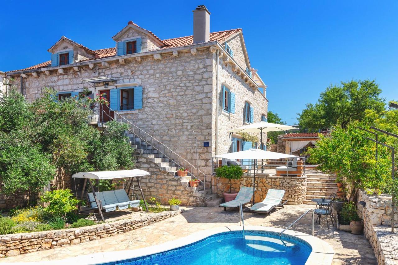 Villa Vicina Heritage Villa For 9,Milna - Close To Restaurants And Shops Milna (Brac) Exterior foto